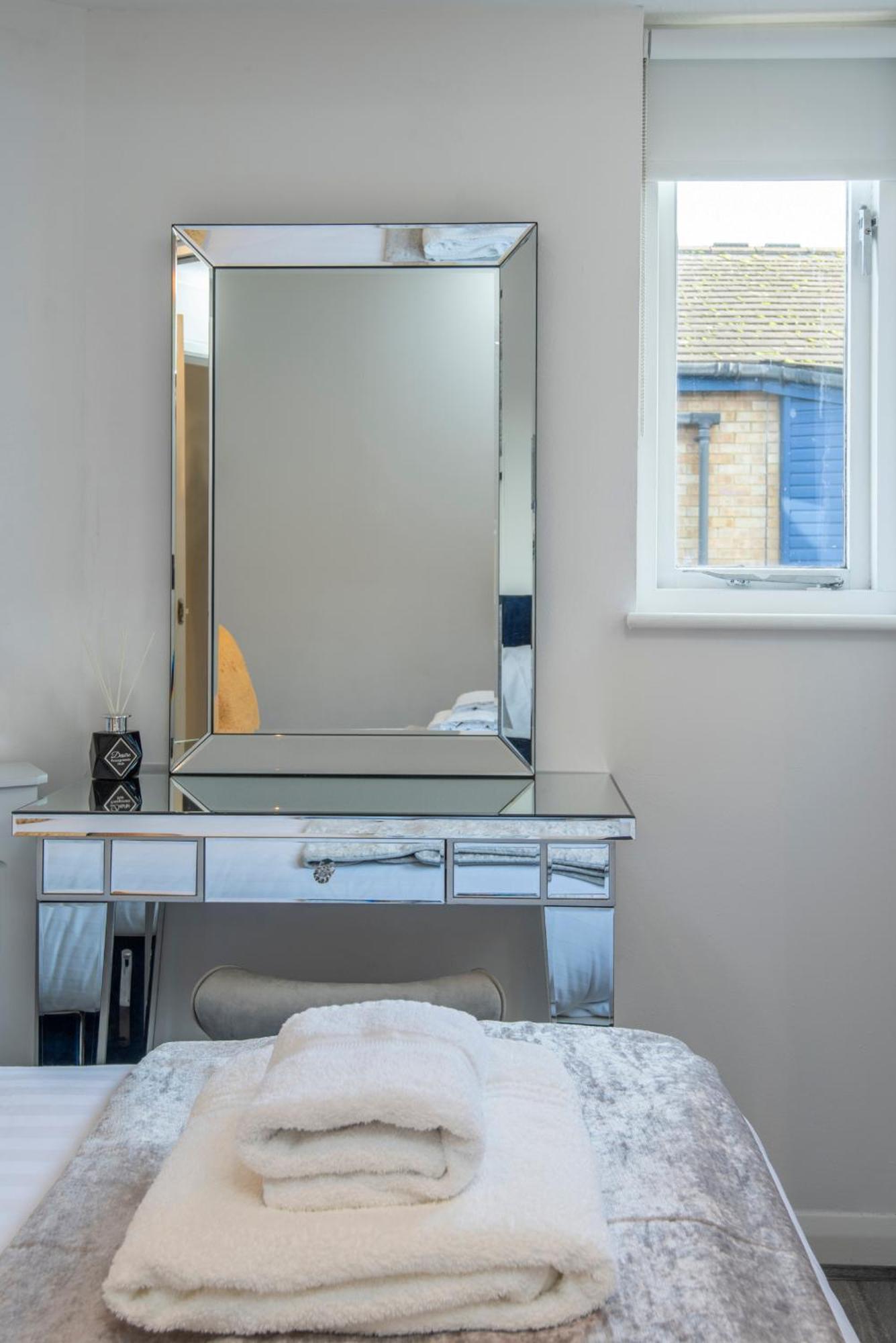 2 Bed Town House With Garden In Hackney, London Apartment Екстериор снимка