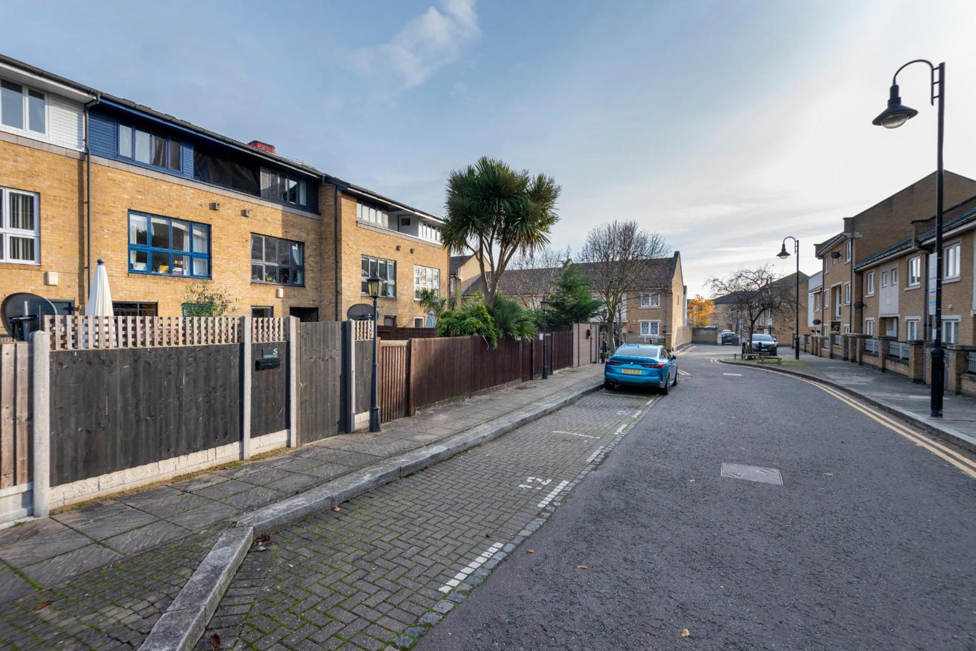 2 Bed Town House With Garden In Hackney, London Apartment Екстериор снимка